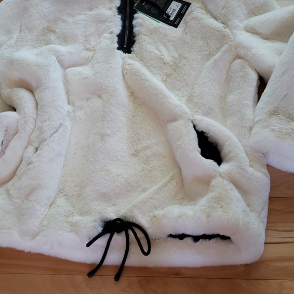 Biannual - Hoodie Pullover Winter Jacket - Picture 5 of 15